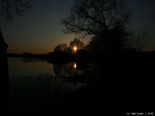 Abenddämmerung am See